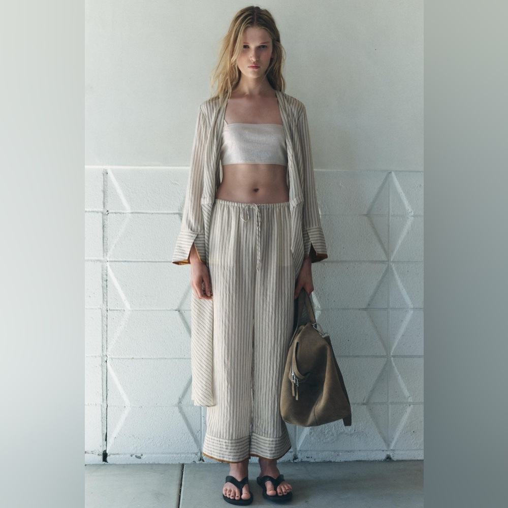 CONTRAST PAJAMA-STYLE PANTS ZW COLLECTION
ZARA WOMAN COLLECTION
